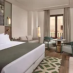 Nh Collection Victoria 4*