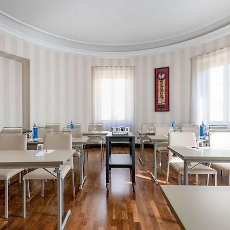Hotel Nh Collection Victoria 4*