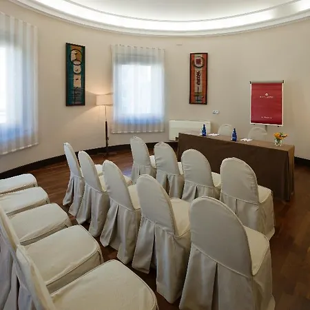 Hotel Nh Collection Victoria 4*